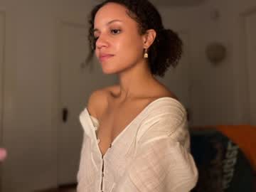 girl
        lady_episteme cam image #984447