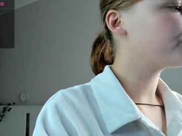 girl
        marianhallsted cam image #5357143