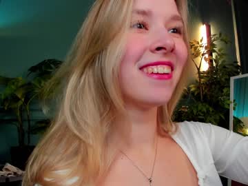 girl
        milablush cam image #3019760