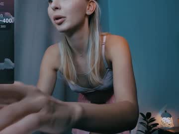 girl
        f1oraa cam image #4384036