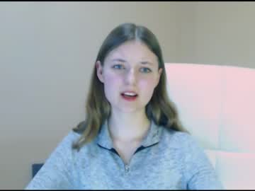 girl
        vivien_leight cam image #1117643