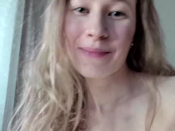 girl
        courtney_luv cam image #3792906