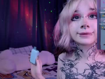 girl
        lollyshy__ cam image #5578083