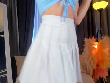 girl
        milablush cam image #2177619