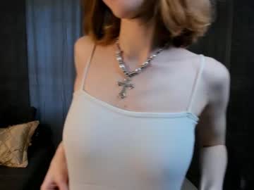 girl
        darlineemily cam image #4021628