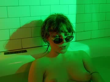 girl
        sisypheanlove cam image #1270559