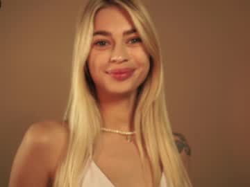 girl
        cuteelsa_ cam image #2047189