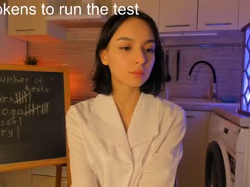 girl
        aimeerogers cam image #1276128