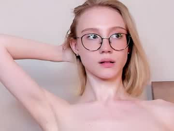 girl
        dawnwillrise cam image #4559383