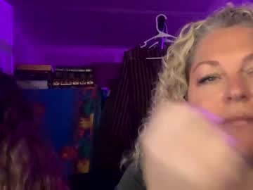 girl
        boyzenberrykush cam image #819583