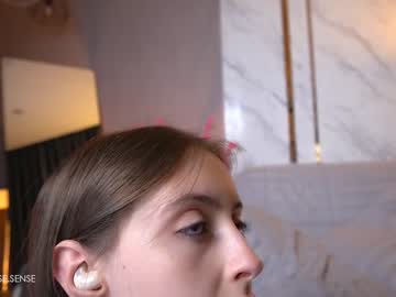 girl
        may_rose_ cam image #2912278