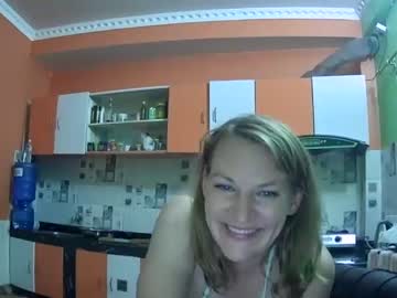 girl
        biancaandhubby cam image #1740996