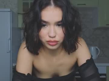 girl
        mia__lunaa cam image #5040762