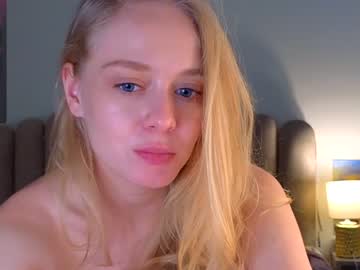 girl
        stacy_fanning cam image #4101413