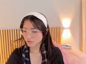 girl
        little_effy18 cam image #2117444