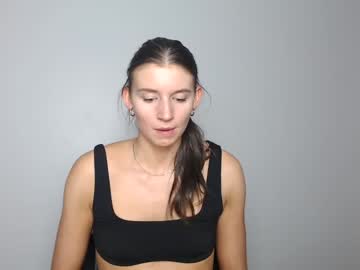 girl
        heidihotte cam image #3185507