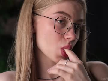 girl
        kateharrise cam image #4172462