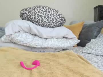 girl
        scop_ofilia cam image #198152