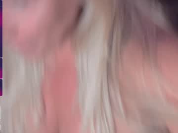 girl
        wondrwomn cam image #2546036