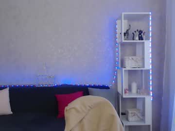 girl
        ellyloy cam image #344272