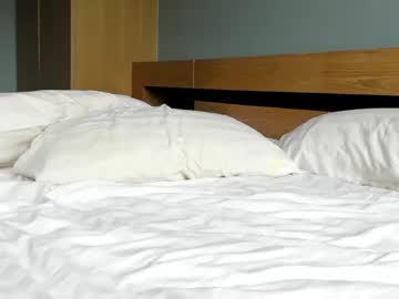 girl
        asiangirlandwhiteguy cam image #1924399