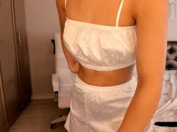 girl
        tin_zhi cam image #1085150