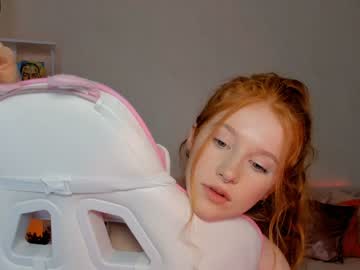 girl
        madeline_jackson cam image #2054725