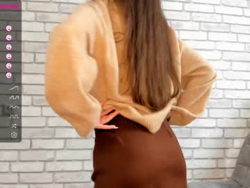 girl
        carolynjacquelins cam image #291367