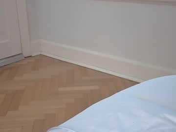 girl
        sarah_heart_aus cam image #6606512