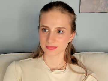 girl
        shewell cam image #6406738