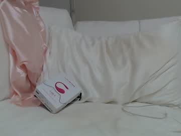 girl
        hornypetitegirl77 cam image #1461244