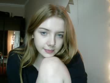 girl
        barbarastrayzand cam image #2342130
