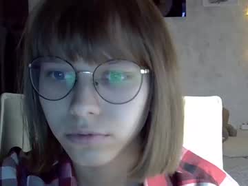 girl
        the_partisan cam image #3671294
