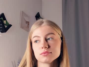 girl
        kateharrise cam image #3642281
