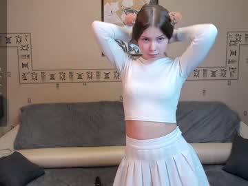 girl
        kitten_lessie cam image #4951884