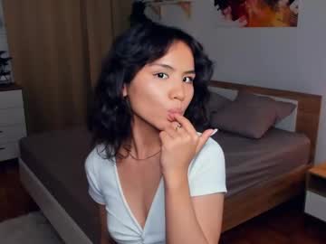 girl Cam Girls Masturbating With Dildos On Chaturbate with blackmoon_light