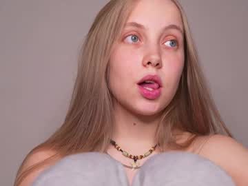girl
        appr0ved cam image #6870561