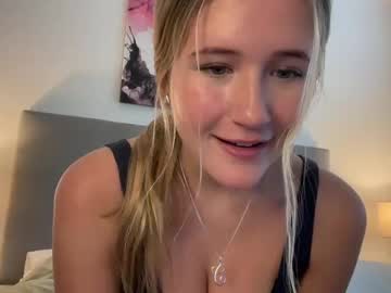 girl
        itsssosierra cam image #5047372