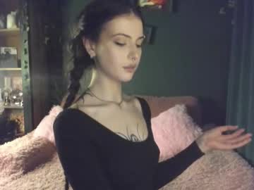 girl
        bmwm5f90 cam image #6266852