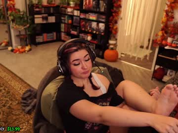 girl
        evelynpiers cam image #2834243
