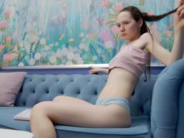 girl
        kriskras__ cam image #4044503