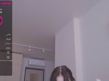 girl
        oki_dokie cam image #1977312