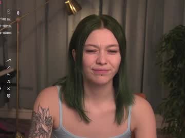 girl
        kina_ka cam image #5810984