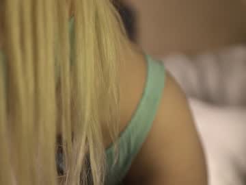 girl
        owlluree cam image #2785578