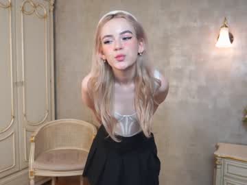 girl
        courtneyabigail cam image #3429071