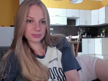 girl
        magic_couple13 cam image #4584040