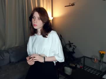 girl
        not_fall_in_love cam image #2282230