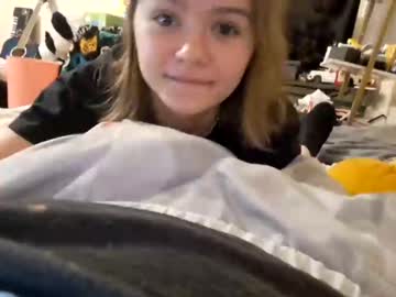 couple
        feetpirincess69 cam image #3037522