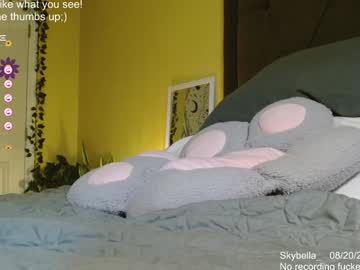 girl
        skybella_ cam image #4857223