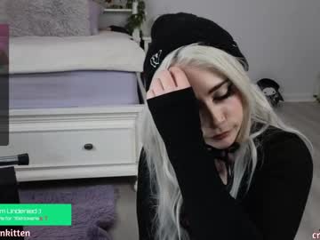 girl
        crimsonkitten cam image #4983534